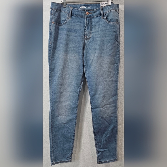 Old Navy Super Skinny Mid Rise Women's Size 12 Light Wash Blue Denim Jeans NWT - Picture 1 of 13
